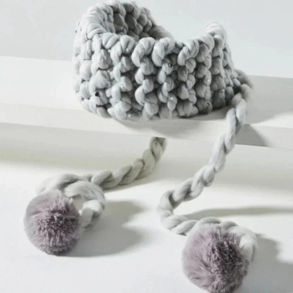 NWT Anthropologie Chunky Knit Embellished Pom Pom Ear Warmer Grey One Size - Picture 2 of 6
